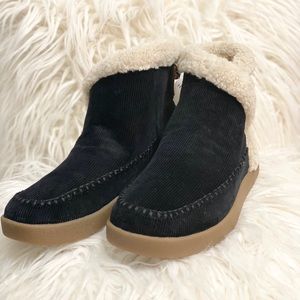 Sanuk Womens Nice Bootah Boot in Corduroy